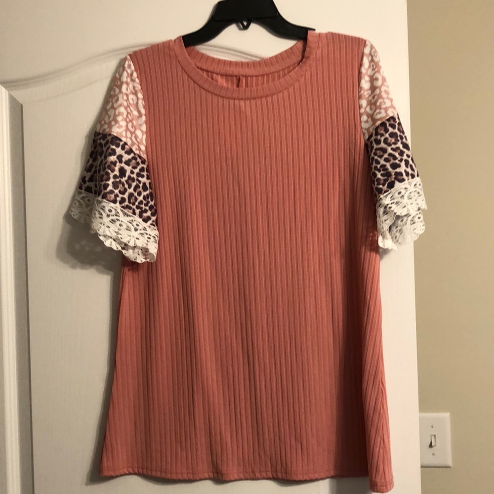Round Neck Rose Shirt with Leopard Sleeves